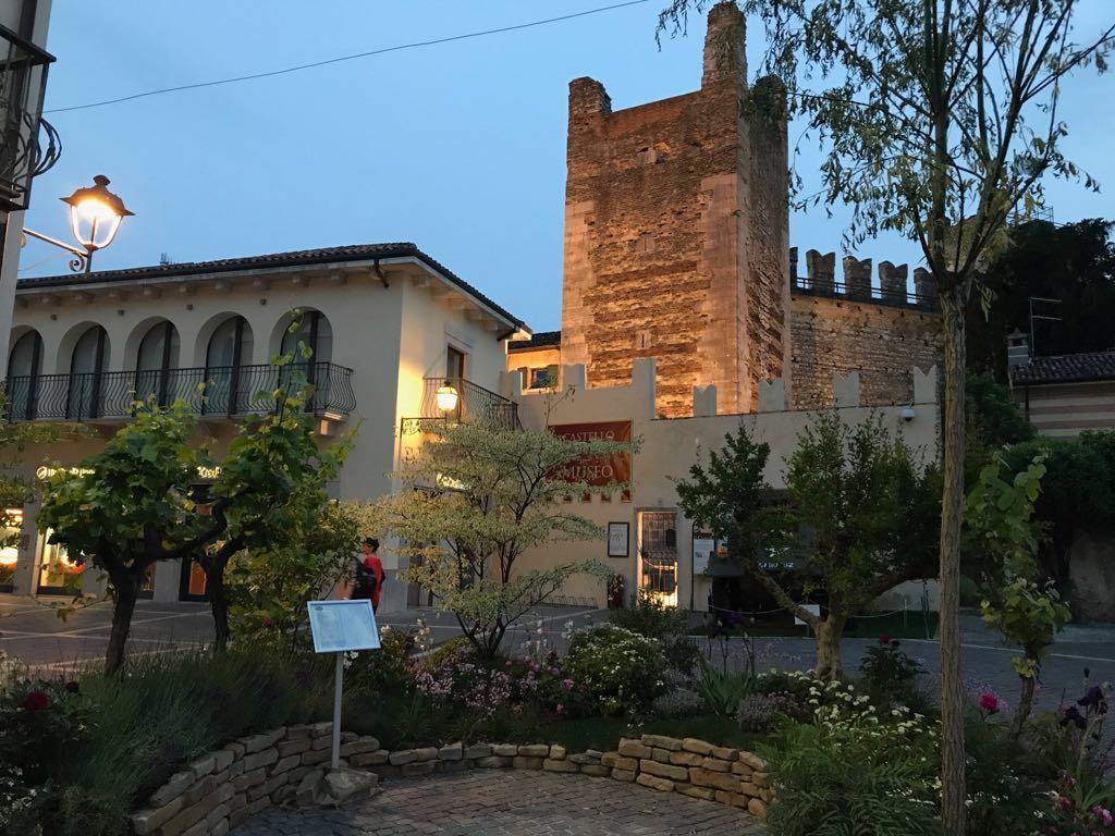Suite La Castellana Torri Del Benaco Dış mekan fotoğraf