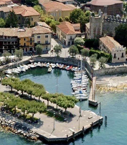 Suite La Castellana Torri Del Benaco Dış mekan fotoğraf